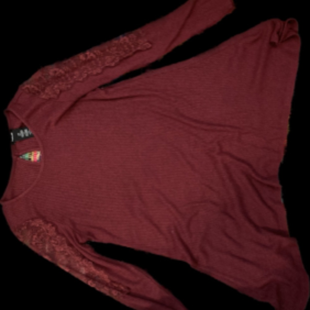 Long-sleeve lace shirt